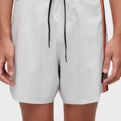 Calções de banho brancos com cordão preto e faixa lateral colorida