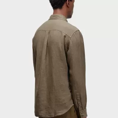 Camisa castanha clara masculina vista de trás