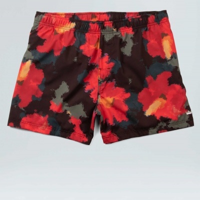 Calções de banho com padrão camuflado vermelho e preto