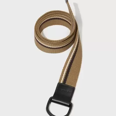 Cinto tecido bege com faixa preta e branca e fivela preta em D