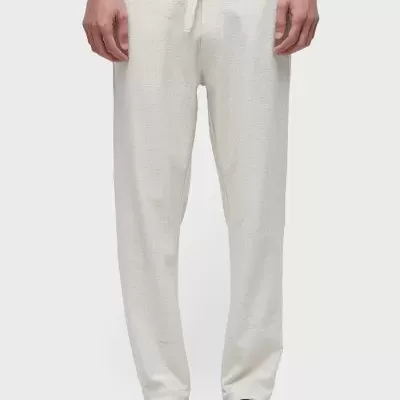 Calças brancas de tecido com cordão na cintura