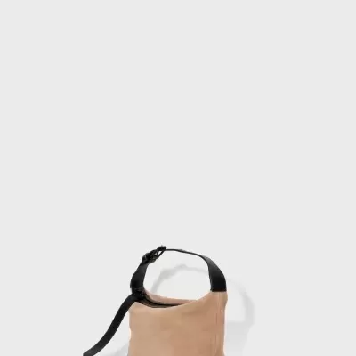 Mala pequena de senhora em camurça bege com alça em pele preta