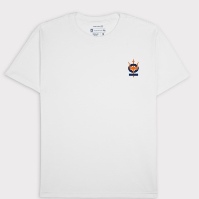 T-shirt branca com logótipo azul e laranja no peito