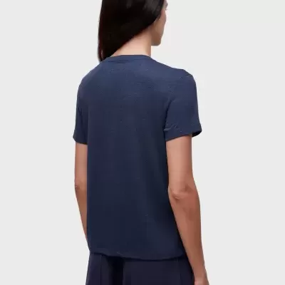 T-shirt azul escuro de manga curta vista pelas costas