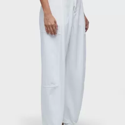 Calças largas brancas femininas