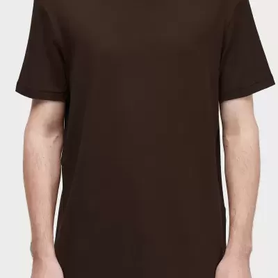 T-shirt castanha de manga curta em algodão com decote redondo