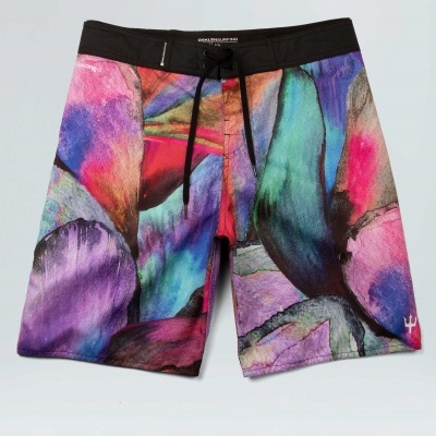 calção de banho colorido com padrão abstrato e cós preto