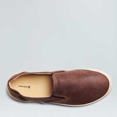 Ténis slip-on de pele castanha com sola branca