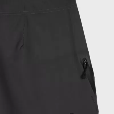 Saia preta com fecho lateral e detalhes circulares