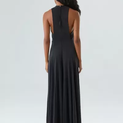Vestido longo preto com costas abertas