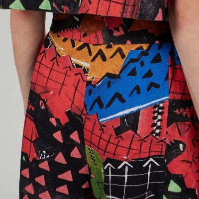 tecido colorido com padrão geométrico e formas variadas