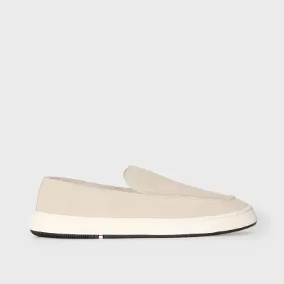 Tênis slip-on bege com sola branca e preta