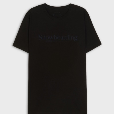 T-shirt preta com a palavra Snowboarding impressa