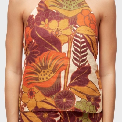 Top halter com padrão floral colorido em tons outonais
