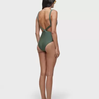 Fato de banho verde escuro de uma peça com alças cruzadas nas costas