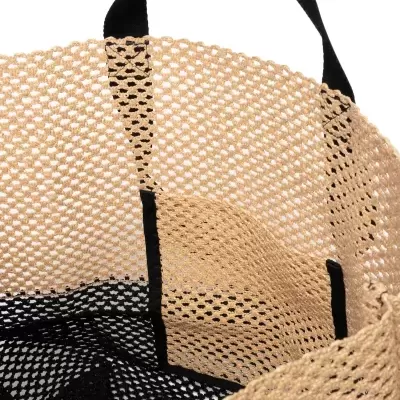 Sacola de malha bege com detalhes pretos e alças pretas