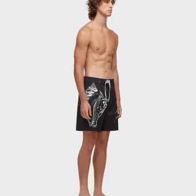 Calções de banho pretos com padrão de concha branca