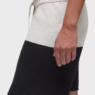 Calções de malha bicolores com cós elástico e cordão