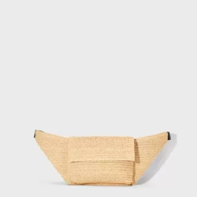 Bolsa tipo cinto bege trançada com aba