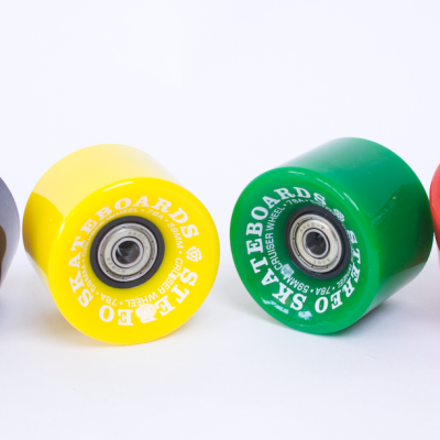 Quatro rodas de skate coloridas com texto 'SKATEBOARDS STEREO'