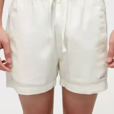 Calções brancos Osklen com cintura elástica e cordão em modelo