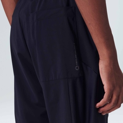 Calções desportivos pretos com bolso e elástico na cintura