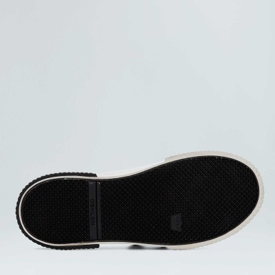 Sola preta antiderrapante de sapato com escrita ORSAY