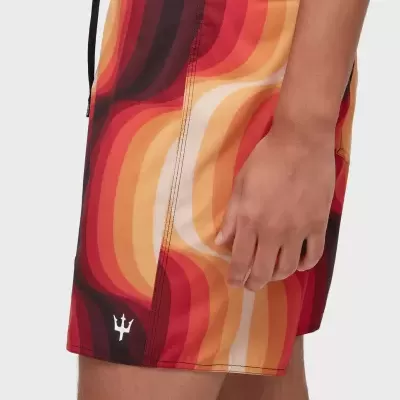 Calções de banho coloridos com padrão ondulado em laranja e vermelho e cintura preta