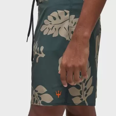 Calções de banho masculinos verdes com estampa de folhas bege e cordão preto
