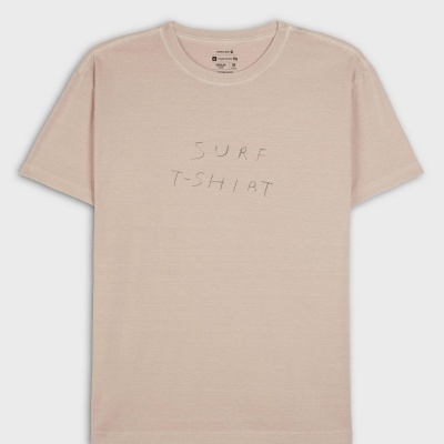 T-shirt rosa claro com texto SURF T-SHIRT