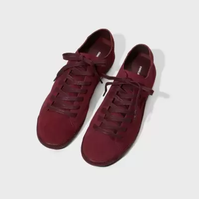 Sapatilhas oxblood de pele camurça com atacadores