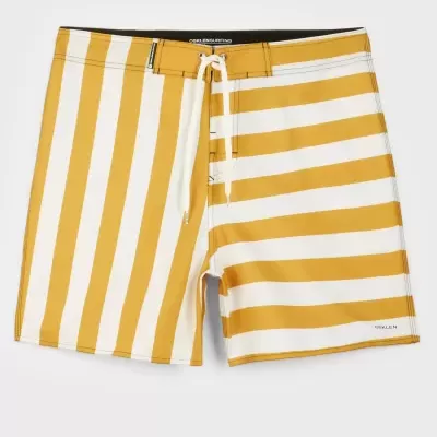 Calções de banho riscado branco e amarelo ocre com cordão na cintura