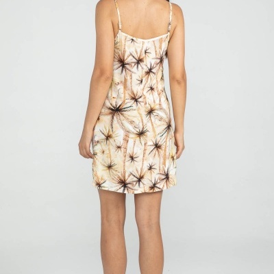 Vestido curto com estampa de dente-de-leão e alças finas, visto de costas