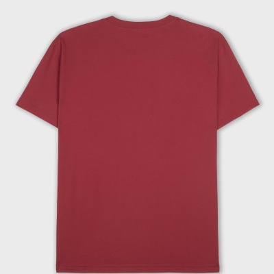 T-shirt vermelha de manga curta vista de costas