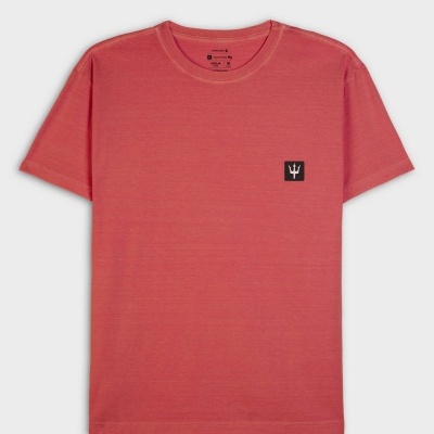 T-shirt coral com símbolo de tridente