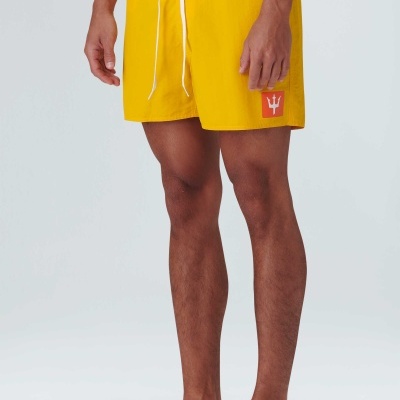 Calções de banho amarelos com cós azul claro e cordão branco