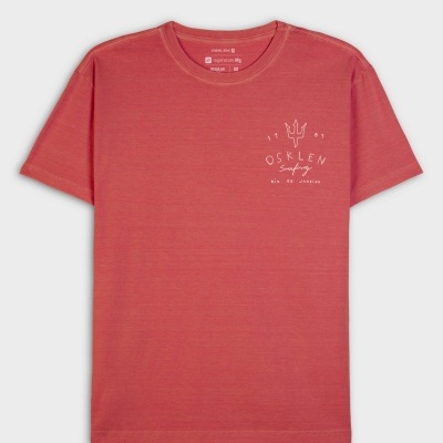 T-shirt salmão de algodão com estampado branco no peito direito.