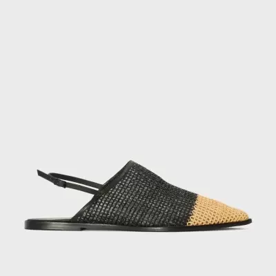 Sapatilha de malha trançada preta e bege com tira no calcanhar