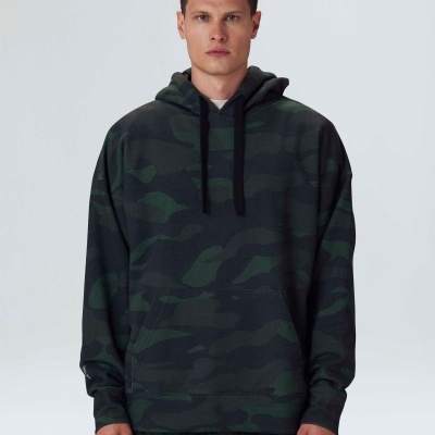 Casaco com capuz camuflado verde e preto com bolso canguru