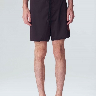 Calções de banho masculinos pretos com cordão ajustável em fundo claro