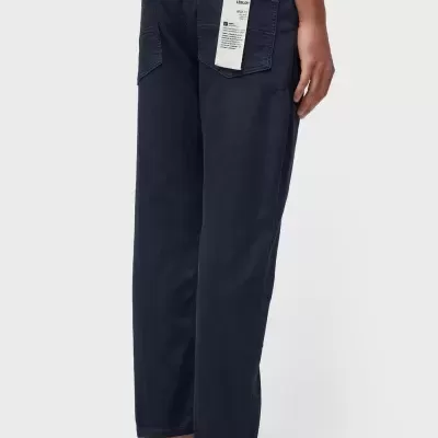 Calças largas de ganga azul escuro com etiqueta e patch de couro OSKLEN