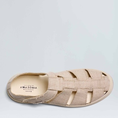 Sandália de tecido bege entrelaçado com sola clara