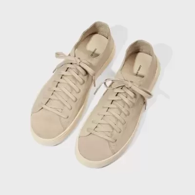 Sapatilhas bege em camurça