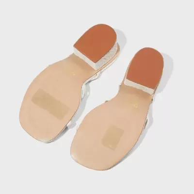 Solas de sandálias femininas nude com salto castanho quadrado