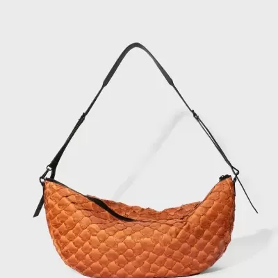 Mala tira-colo acolchoada laranja com alça preta