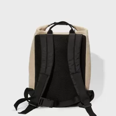 Mochila bege com costas pretas e alças acolchoadas pretas