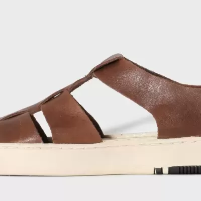 Sandália masculina castanha de couro com sola branca