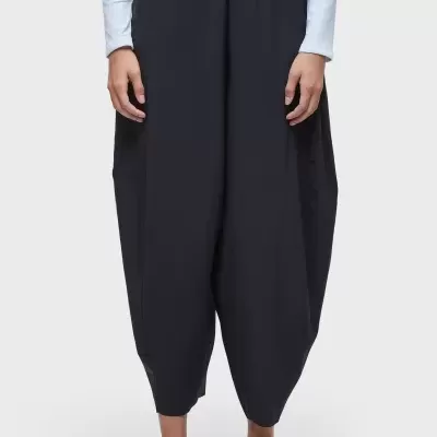 Calças largas pretas com cintura elástica