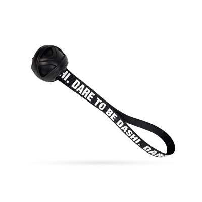 Correia preta com texto branco e peça esférica preta