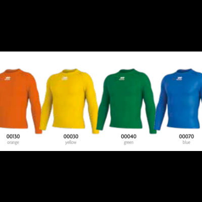 Dez sweatshirts coloridas com códigos numéricos numa linha